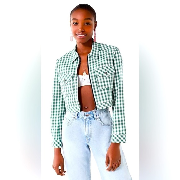 Urban Outfitters Jackets & Blazers - Urban Outfitters Gingham Cropped Jacket. 💚
